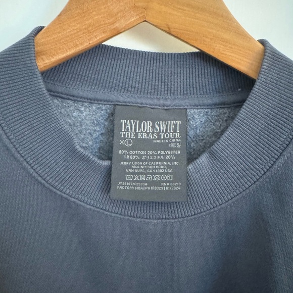 Taylor Swift Eras Tour Crewneck size XLarge - Picture 3 of 8